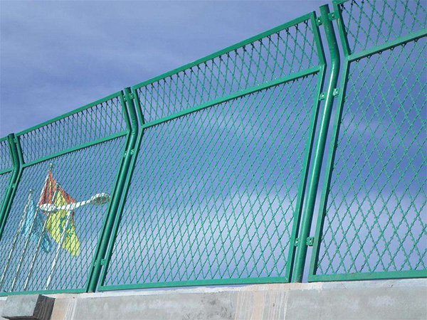 桥梁护栏网图片2